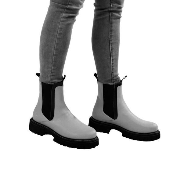 Matt And Nat Boot Women’s 10 Brown ZUKE WOMEN'S VEGAN CHELSEA Pull‎ On Classic - Picture 9 of 9